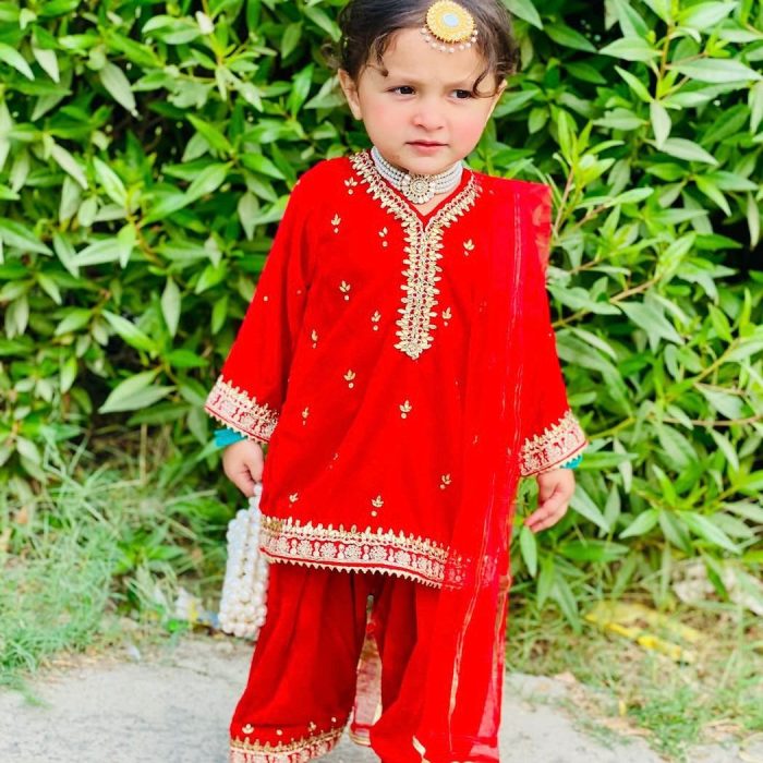 zaha red shalwar qameez (4)